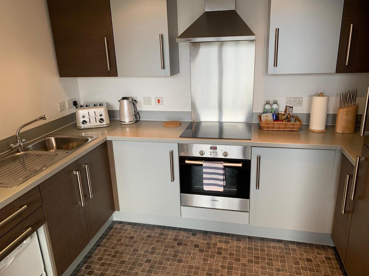 Apartment Istay At Vizion - Fully Equipped Modern Serviced With Balconies, Self Check-in, Superfast Broadband & Netflix, Free Underground Parking, 24h Security, Rooftop Gardens, Located In Mk
