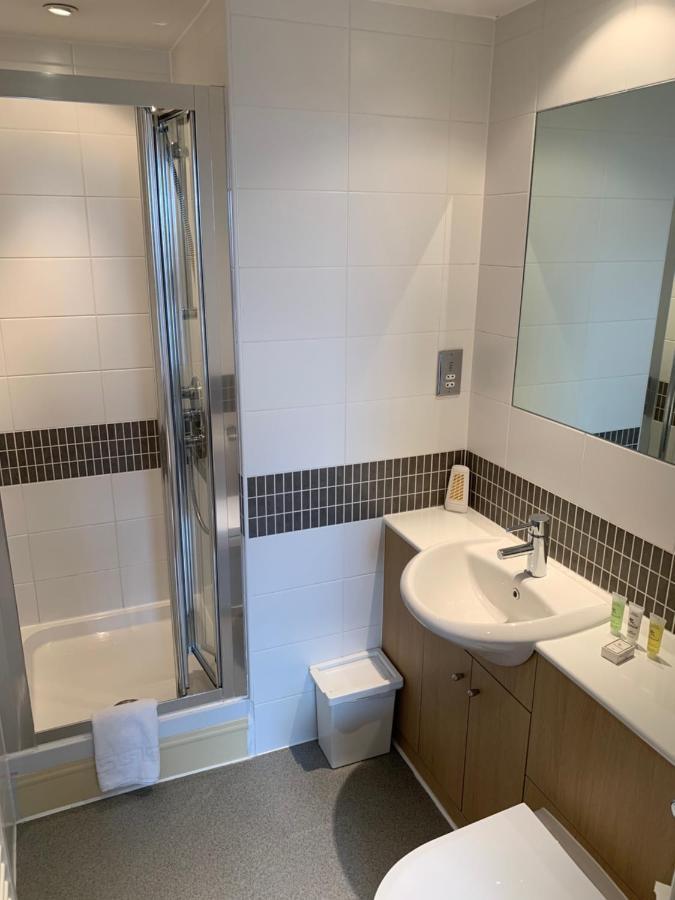 Istay At Vizion - Fully Equipped Modern Serviced With Balconies, Self Check-in, Superfast Broadband & Netflix, Free Underground Parking, 24h Security, Rooftop Gardens, Located In Mk Apartment