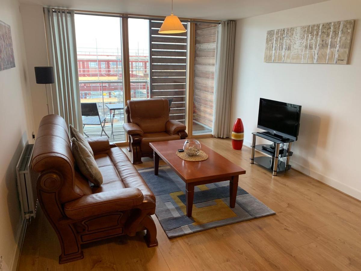 Istay At Vizion - Fully Equipped Modern Serviced With Balconies, Self Check-in, Superfast Broadband & Netflix, Free Underground Parking, 24h Security, Rooftop Gardens, Located In Mk Apartment Milton Keynes