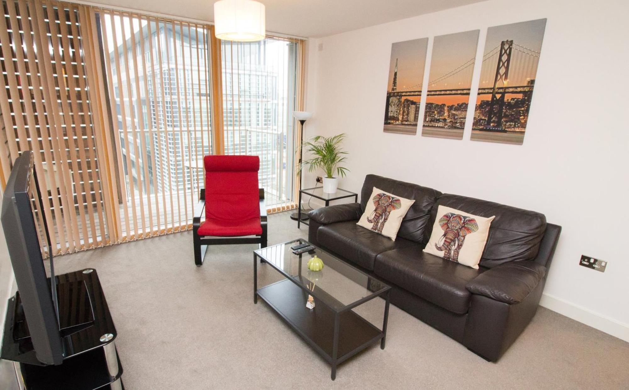 Apartment Istay At Vizion - Fully Equipped Modern Serviced With Balconies, Self Check-in, Superfast Broadband & Netflix, Free Underground Parking, 24h Security, Rooftop Gardens, Located In Mk *